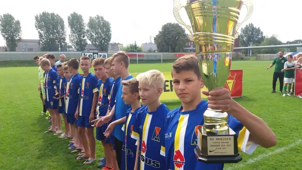 Młodzi zawodnicy Motoru Lublin na podium Nike Premier Cup