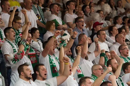 Montex na tronie, Montex w potrójnej koronie!