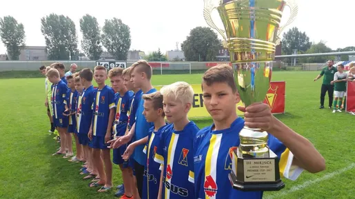 Młodzi zawodnicy Motoru Lublin na podium Nike Premier Cup