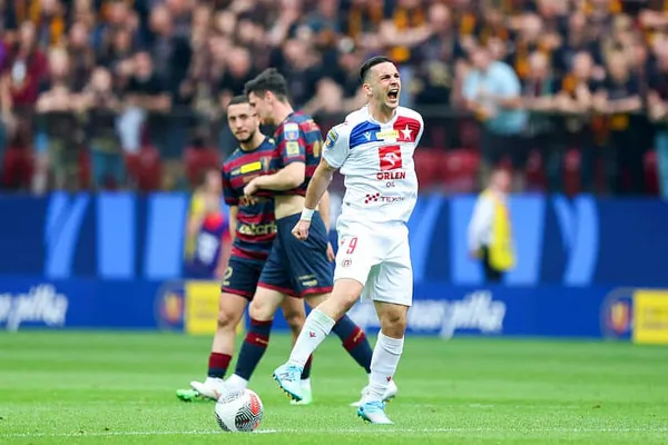 Wisła Kraków straci Ángela Rodado? Agent napastnika zabrał głos