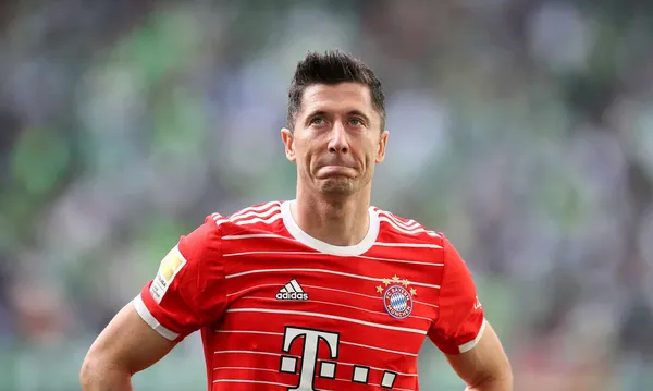 Rekord Roberta Lewandowskiego wyr&oacute;wnany. Harry Kane pisze historię