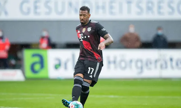 Jerome Boateng może wr&oacute;cić do Bayernu Monachium. Obie strony tego chcą