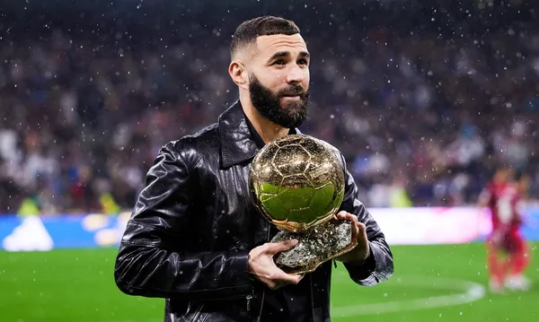 Ile waży Złota Piłka? Ile kosztuje? Z czego jest wykonana?