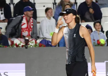 WTA Rzym: Iga Świątek już w p&oacute;łfinale! Pegula na łopatkach