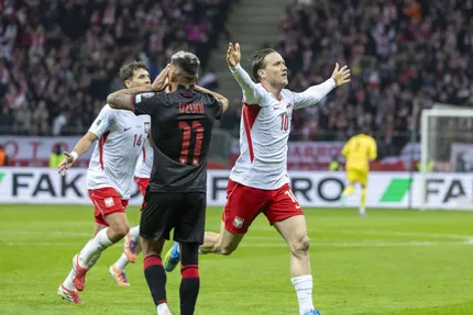 Piotr Zieliński wszedł z ławki. Inter wygrał z Szachtarem 1:0 mimo czerwonej kartki