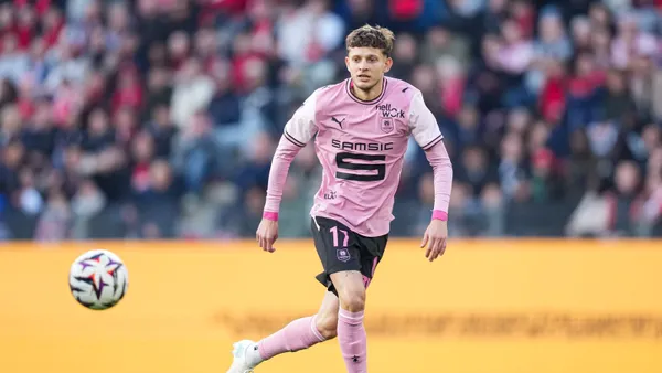 Sebastian Szymański: gol głową w Nicei, ale Rennes przegrywa z OGC 2:5