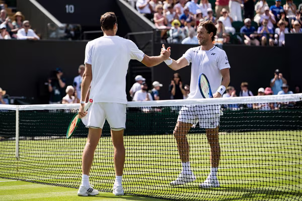 Wimbledon w szoku! Hurkacz ograł gwiazdę!