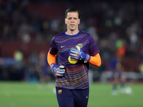 Szczęsny zagra w polskiej si&oacute;dmej lidze? W tle zakład z Matą!