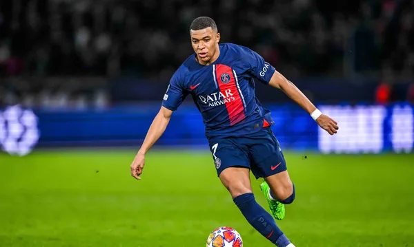 Kylian Mbapp&eacute; odejdzie z PSG. Znani dziennikarze potwierdzają!
