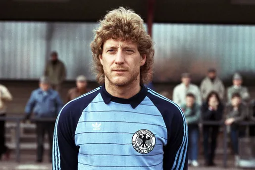 Niezapomniane chwile Mistrzostw Świata: brutalny faul Schumachera na Battistonie