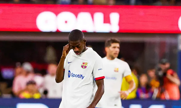 Ousmane Dembele nie trafi na razie do PSG? Francuz może wznowić treningi w… Barcelonie