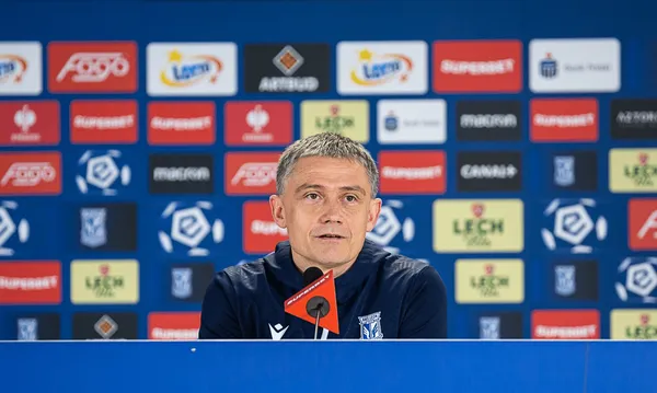 Mariusz Rumak na razie zostaje w Lechu Poznań. Nowe informacje o trenerze “Kolejorza”