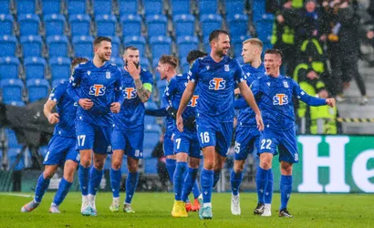 Kiedy gra Lech z Fiorentiną w 1/4 finału Ligi Konferencji? O kt&oacute;rej mecz?