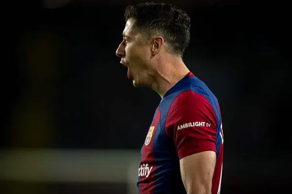 Robert Lewandowski z hat-trickiem. Powalczy o tytuł króla strzelców? [WIDEO]