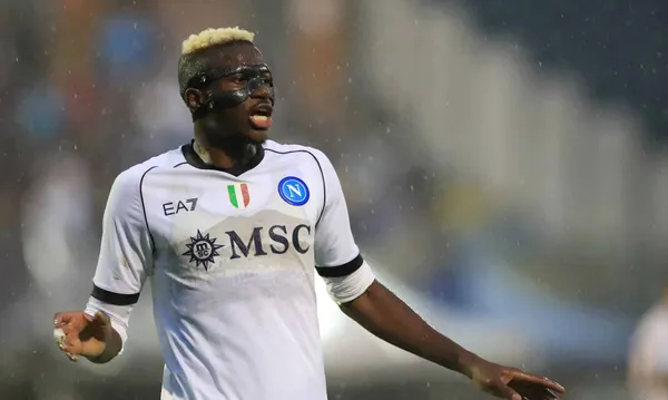 Victor Osimhen zostanie w SSC Napoli? Napastnik otrzymał lukratywną ofertę